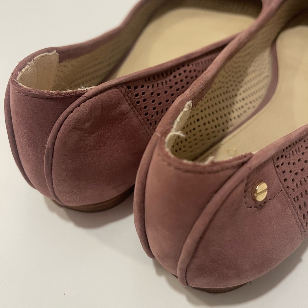 Vince Camuto Women's Mauve Perforated Flats - Picture 6 of 10